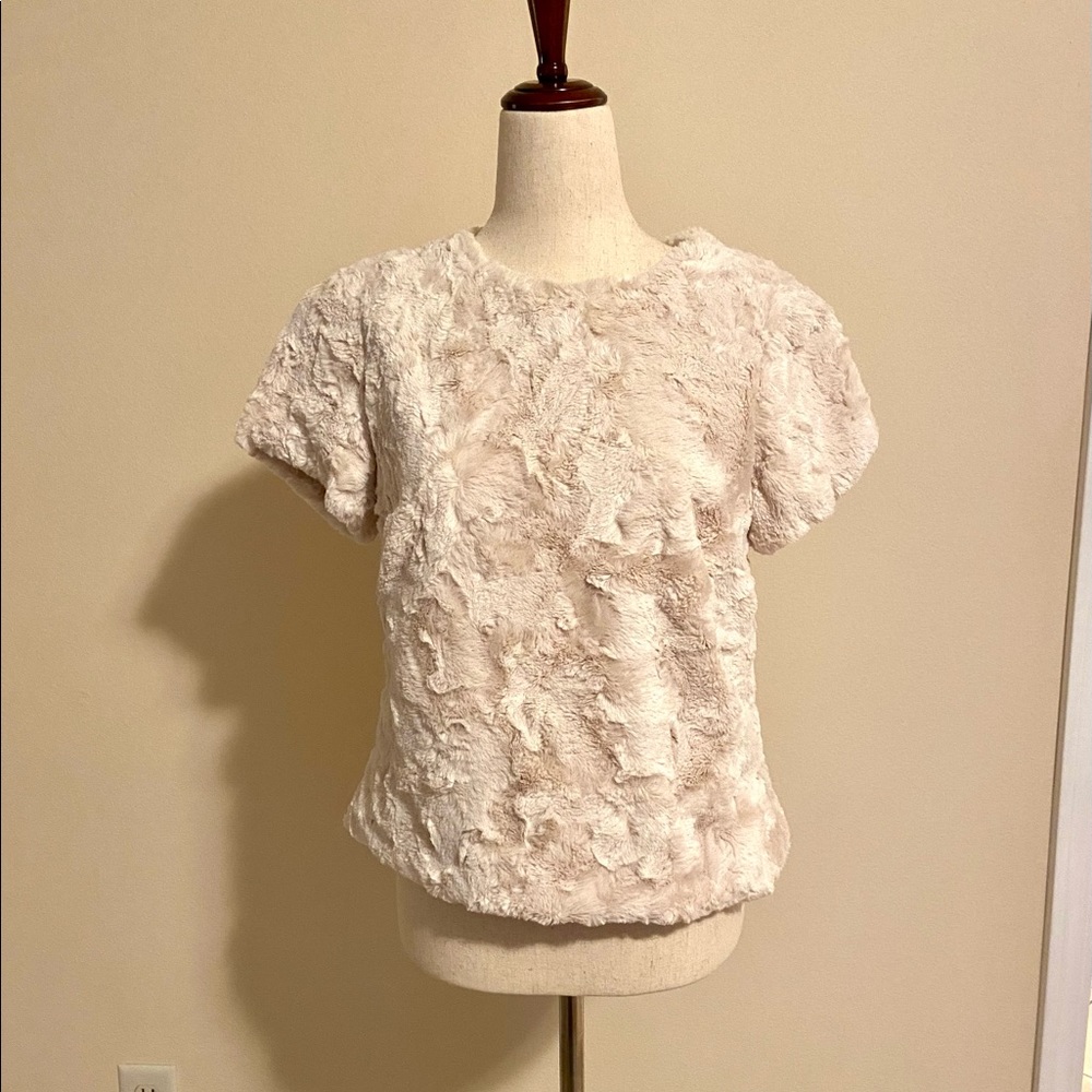 Anthropologie lovers! Ivory faux fur top, brand new with tag, size Small.